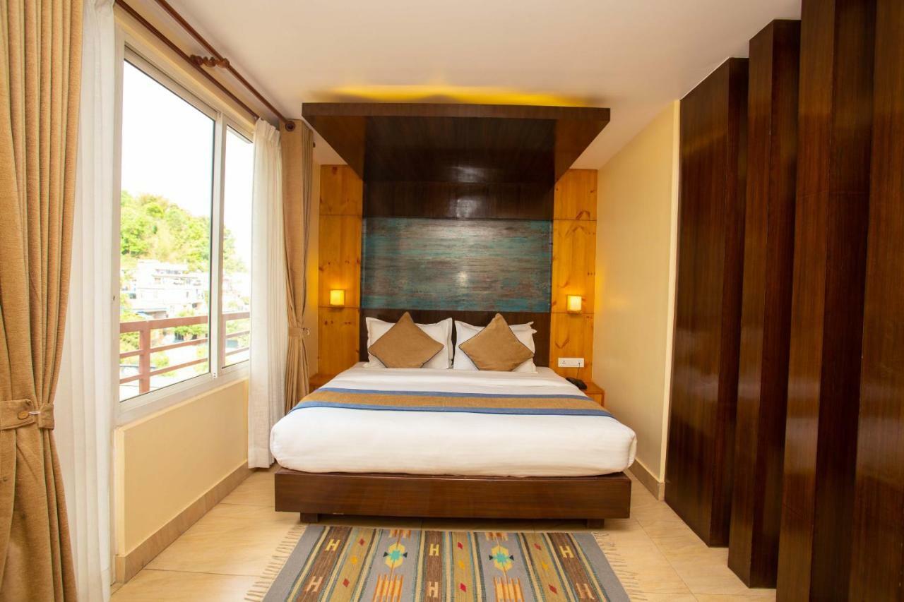 Hotel Lake Paradise Pokhara Exterior photo