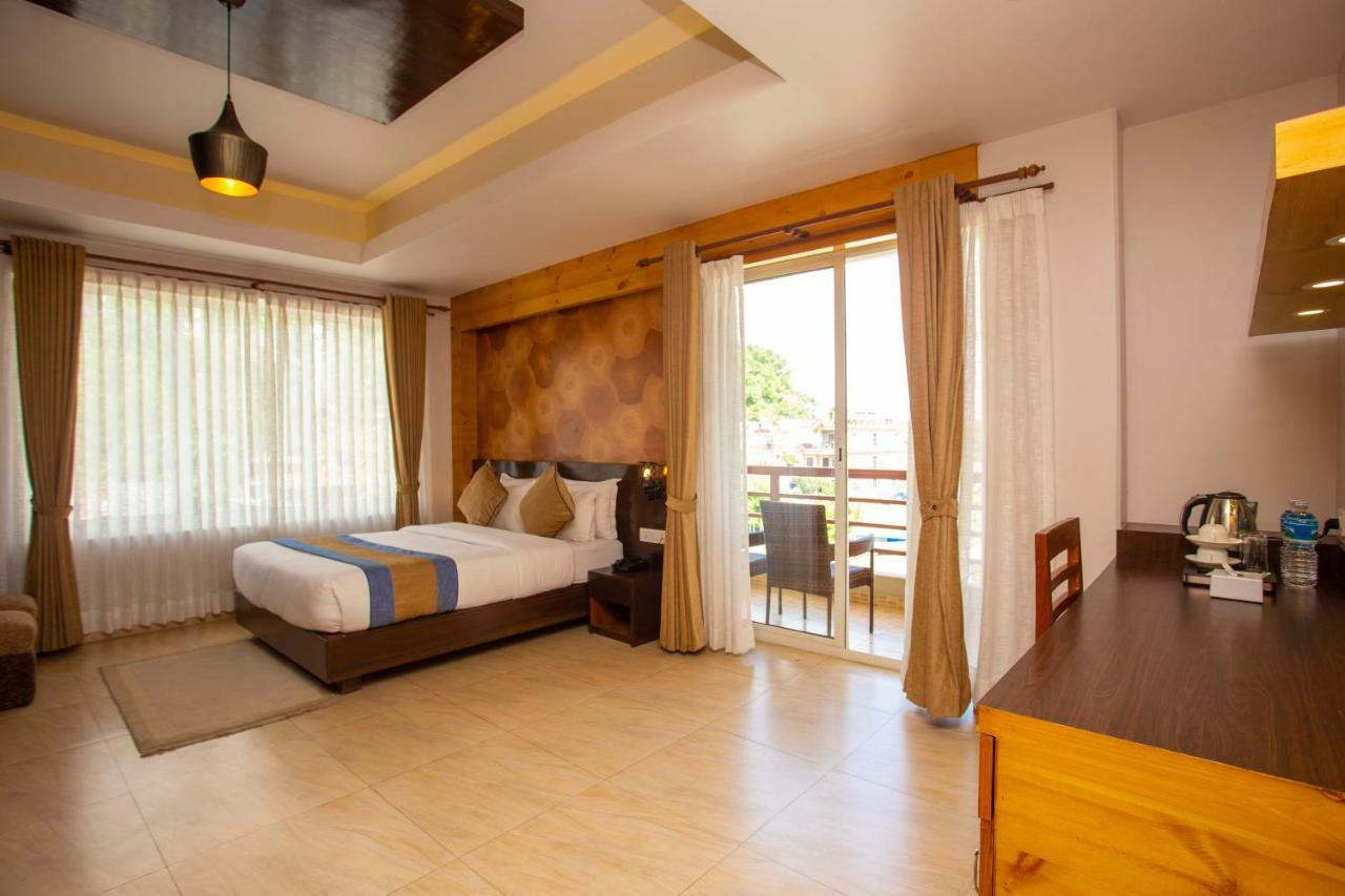 Hotel Lake Paradise Pokhara Exterior photo