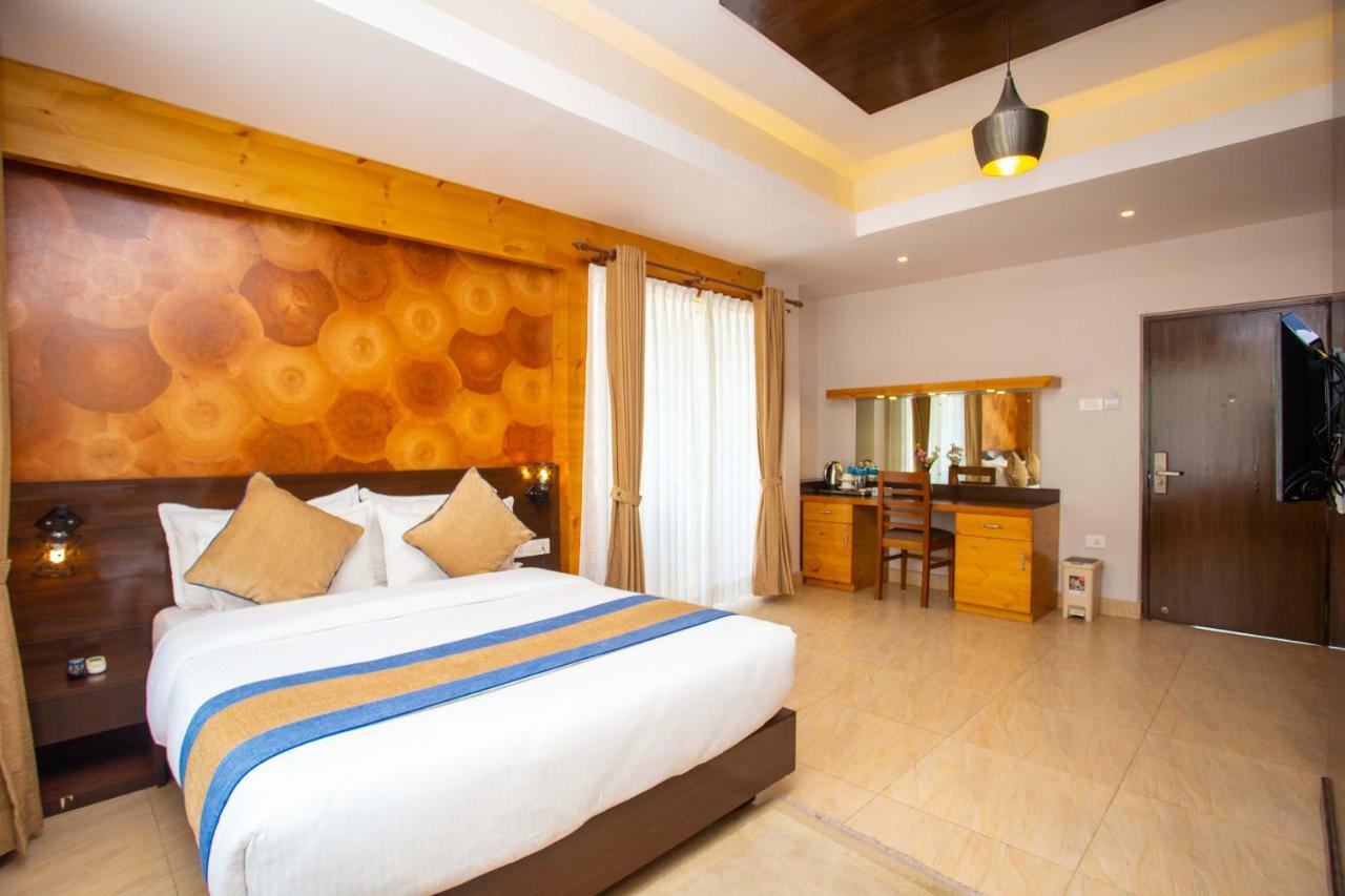 Hotel Lake Paradise Pokhara Exterior photo